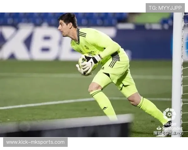 奥布拉克顽强抗争伤病，重返赛场展现王者风范