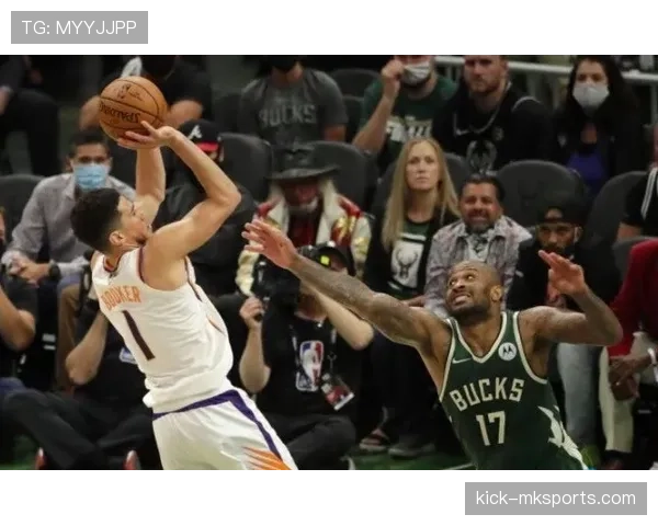 布克刷新个人得分纪录领衔今日NBA最佳表现