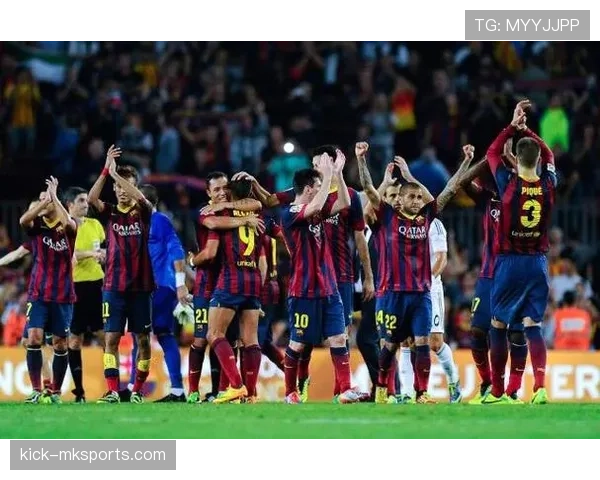 巴萨强势崛起领跑西甲，状态回暖开启新王朝